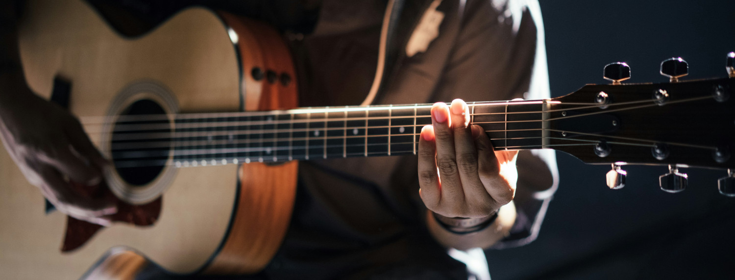 The Acoustic Guitar Club Cheltenham, Learn Acoustic Guitar