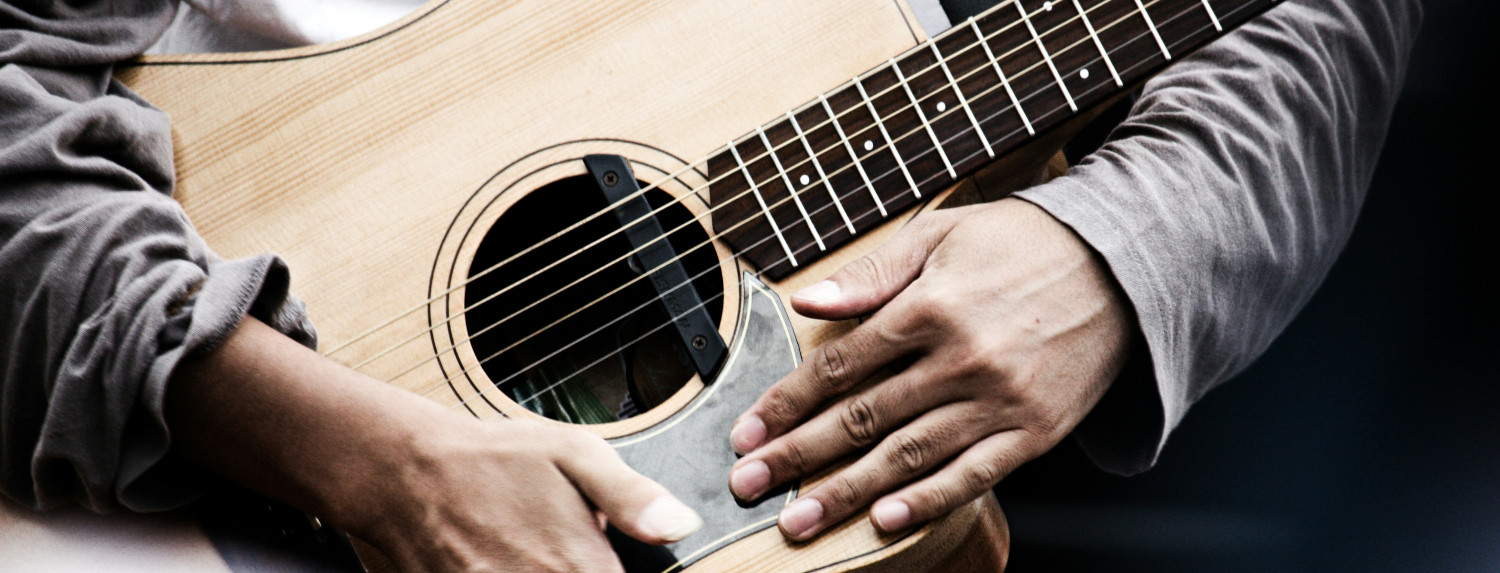 Join the Acoustic Guitar Club Cheltenham