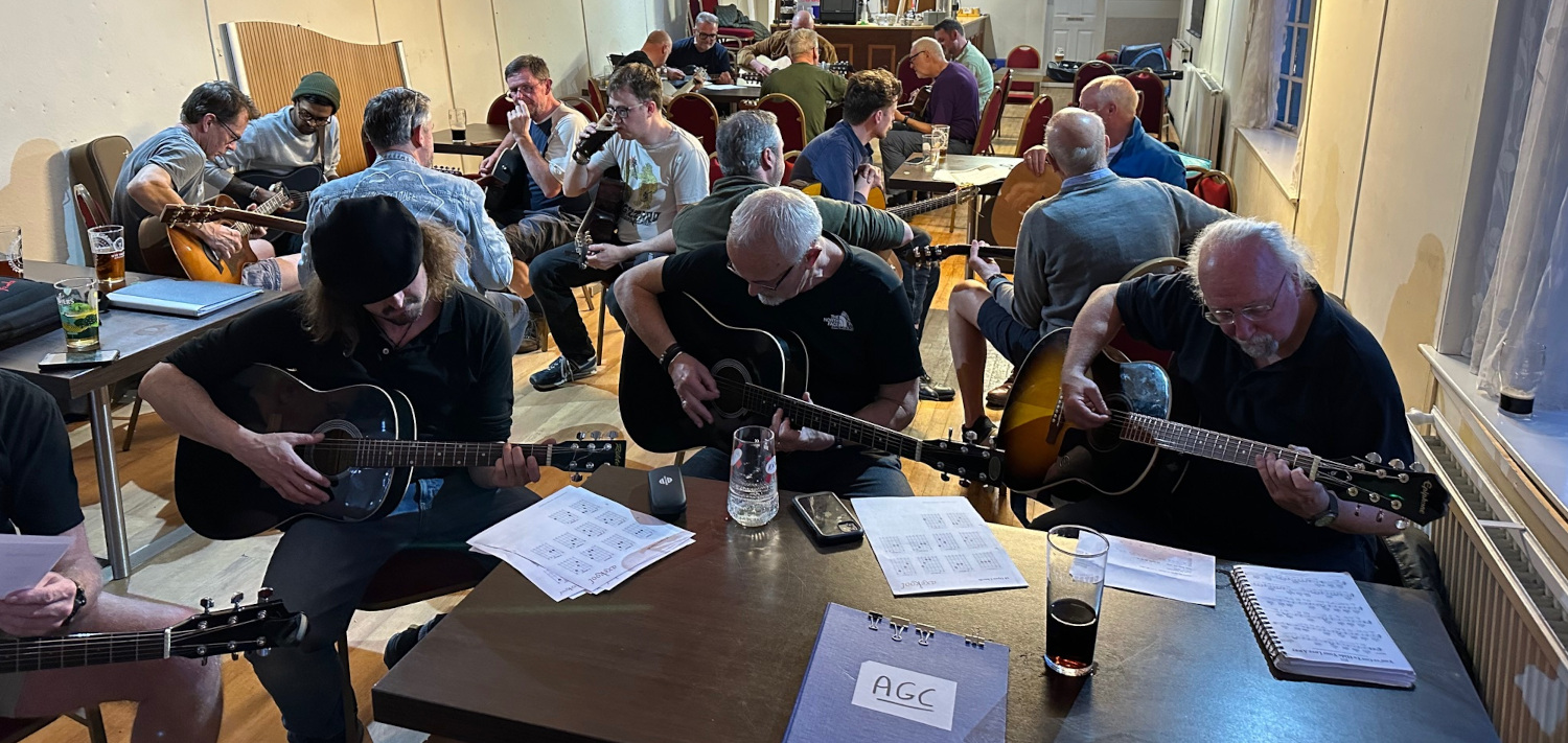 The Acoustic Guitar Club Cheltenham, Learn Acoustic Guitar